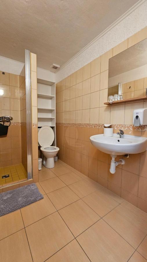 Zamecky Penzion Rotunda Břeclav Exteriör bild